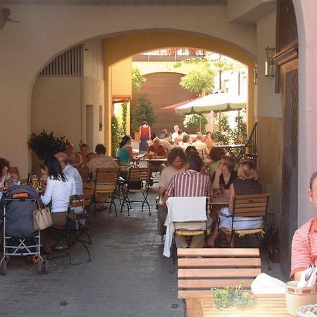 Gasthof Zum Weissen Lamm Sommerach Dış mekan fotoğraf