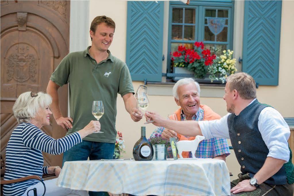 Gasthof Zum Weissen Lamm Sommerach Dış mekan fotoğraf
